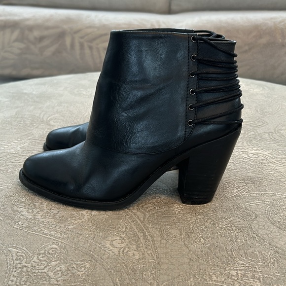 Jessica Simpson Black Boots Size 5.5 - Picture 2 of 8